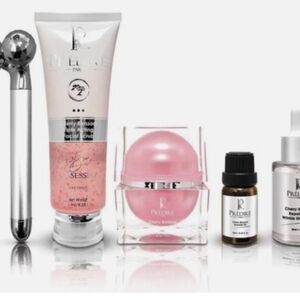 NIB Predire Anti Wrinkle Skin Collection, Cherry Blossom. FREE GIFT w purchase!